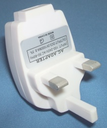 Image of USB Mains charger/PSU with UK 13 Amp plug (White), 5V 1A